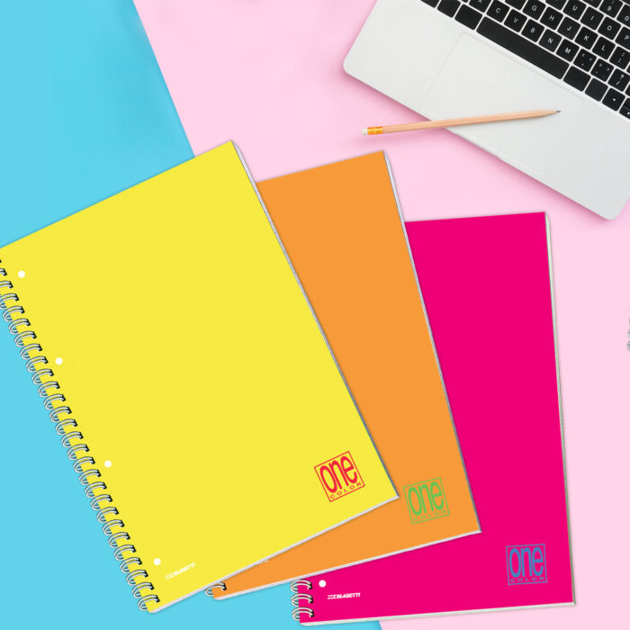 2 quaderni con spirale One Color FLUO - immagine 3